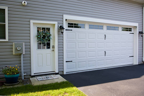 24/7 Emergency Garage Door Panel Replacement experts in Creston, IA